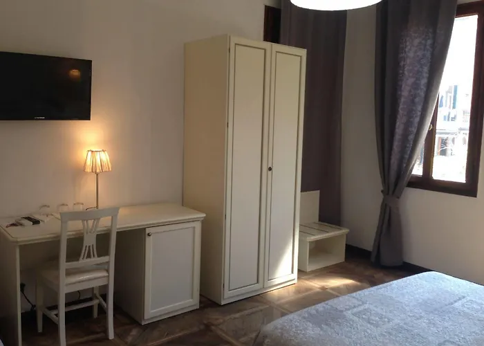 Guest House Loredana Locanda *